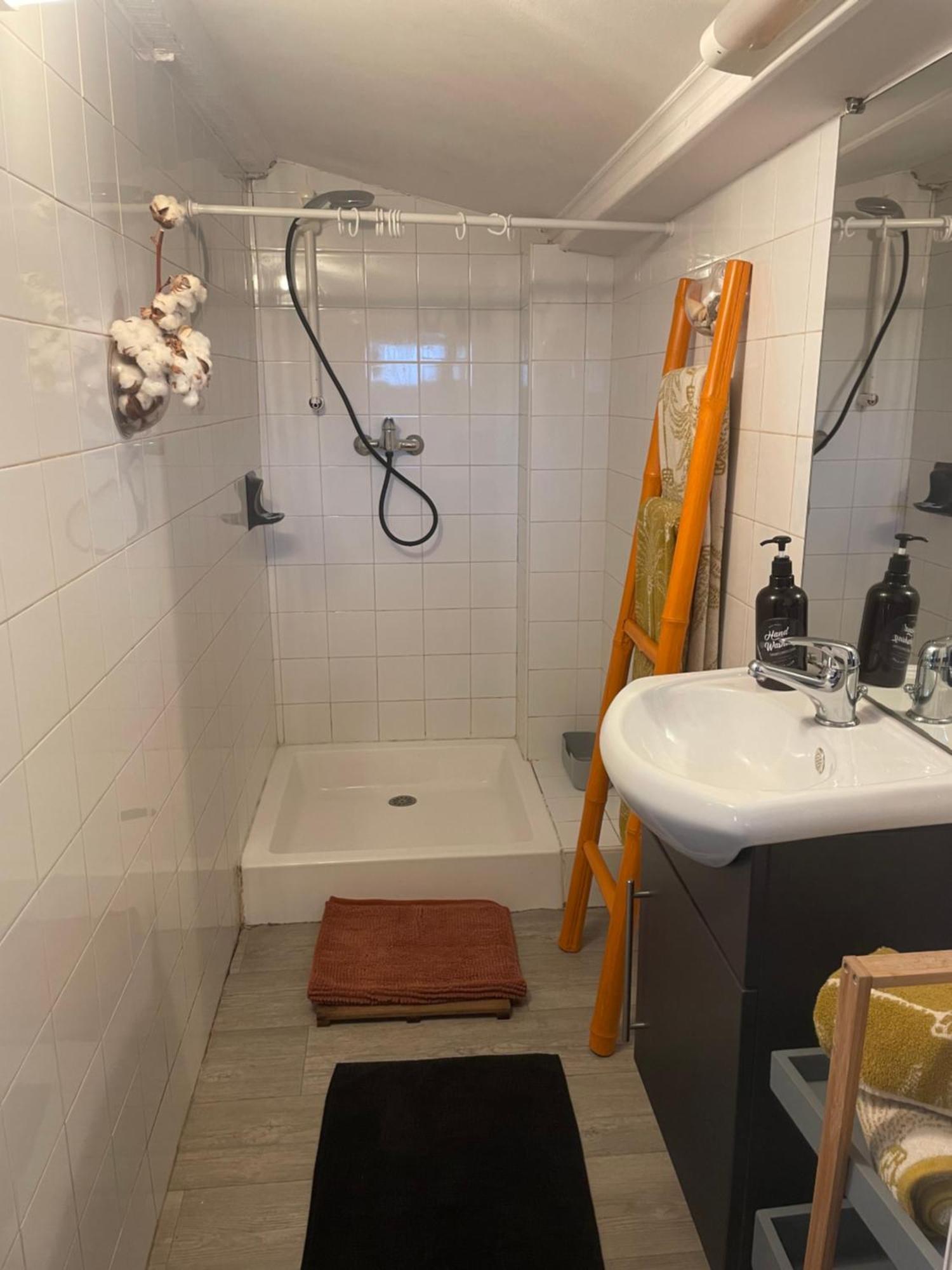 Studio Havre De Paix Au Pont Du Gard Piscine Et Jacuzzi Chez Valerie Payre Vers Pont du Gard Zewnętrze zdjęcie